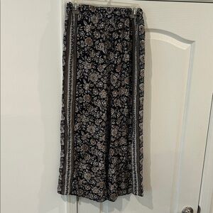 American eagle Black and Cream Floral Wide Leg Pants